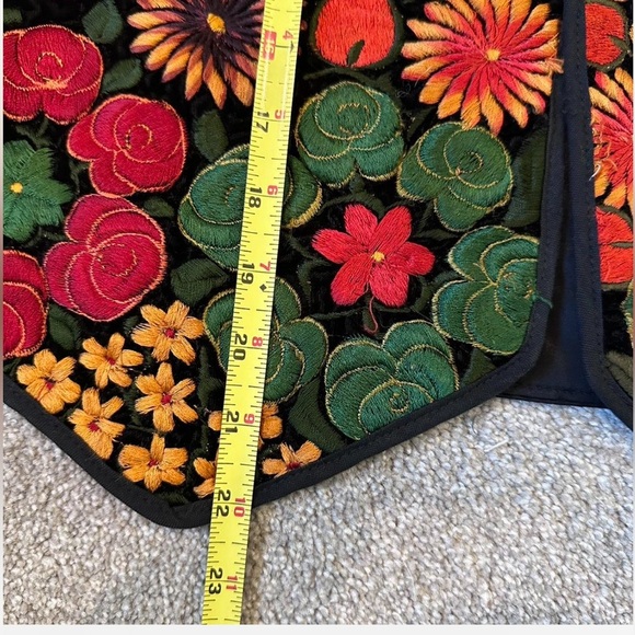 Handmade 100% Cotton Embroidered Red and Orange Fall Vest - Picture 4 of 7